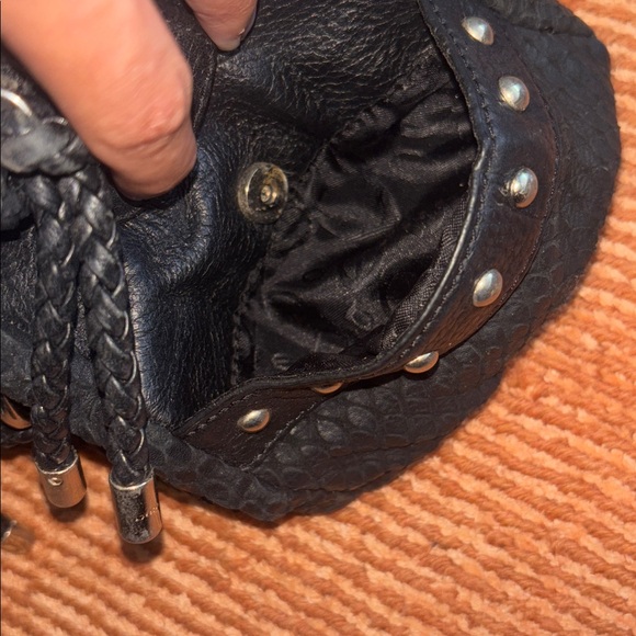 Vintage authentic Bebe leather purse with matching leather whip keychain - Picture 12 of 13